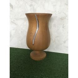 Vase avec incrustation de l’étain