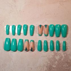 Press on nails turquoise + bijoux