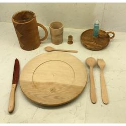 Service en bois pour  déco n’est pas à vendre