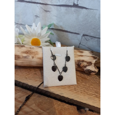 collier acier noir feuilles collier acier noir feuilles